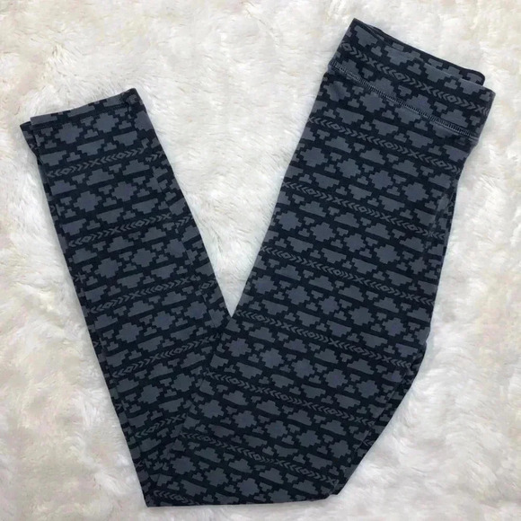 PINK By Victoria’s Secret Grey & Black  Leggings SM - Picture 1 of 15